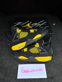Air Jordan 4 Thunder 2023 Size 8.5