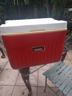 Thermos 35 quart cooler