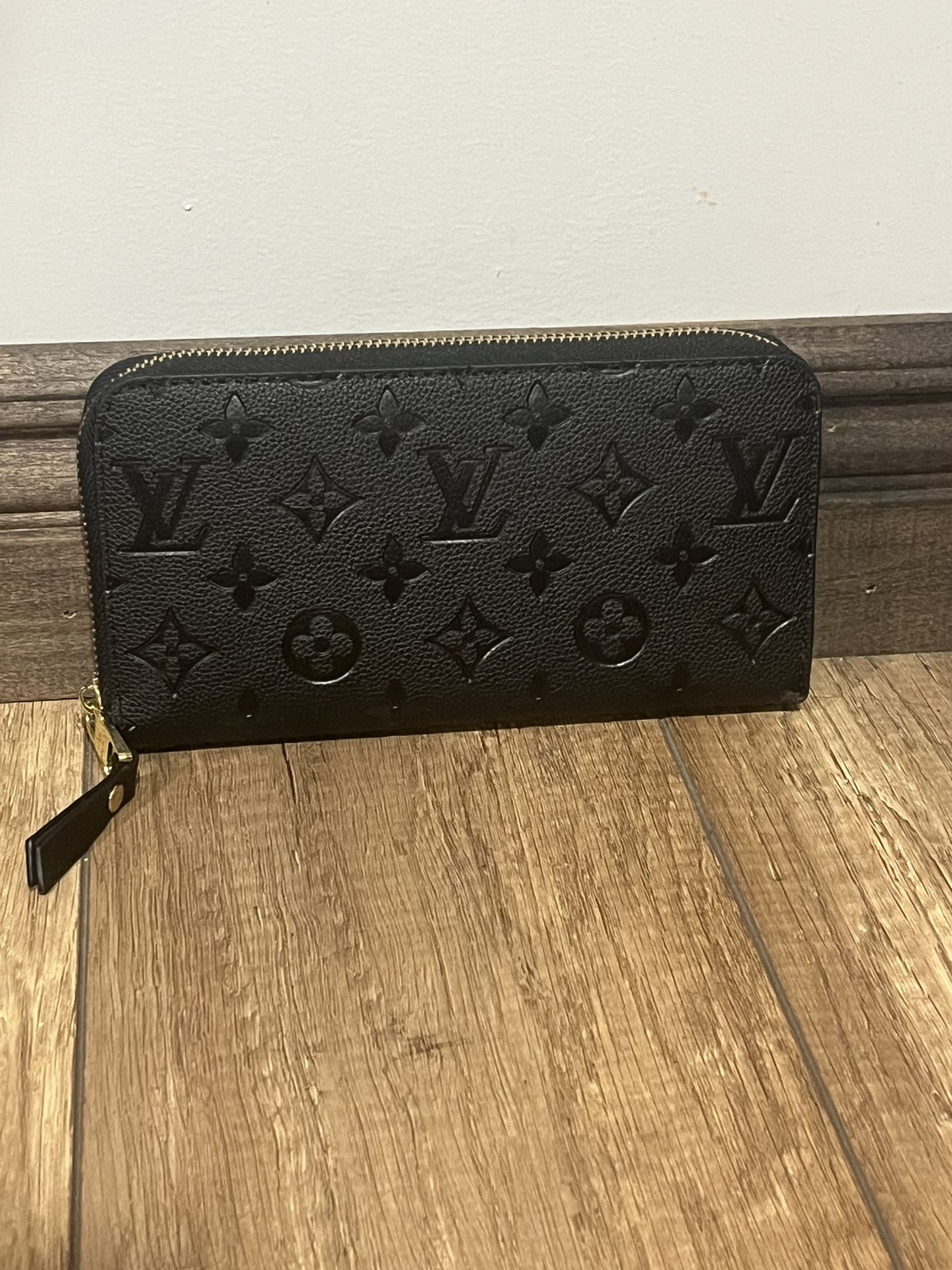 Louis Vuitton LV Black Zipper Wallet