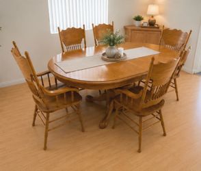 Solid Oak Dining Set – Extension Table + 6 Chairs (2 Captain's Chairs)