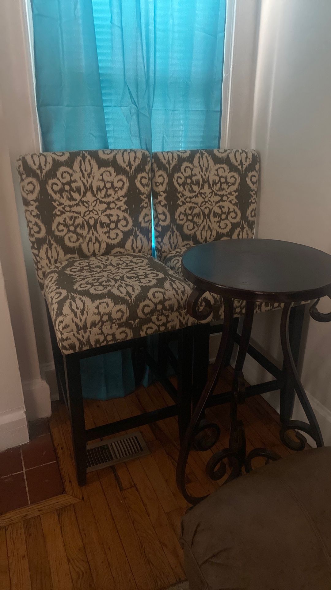 Stool Set With Table 