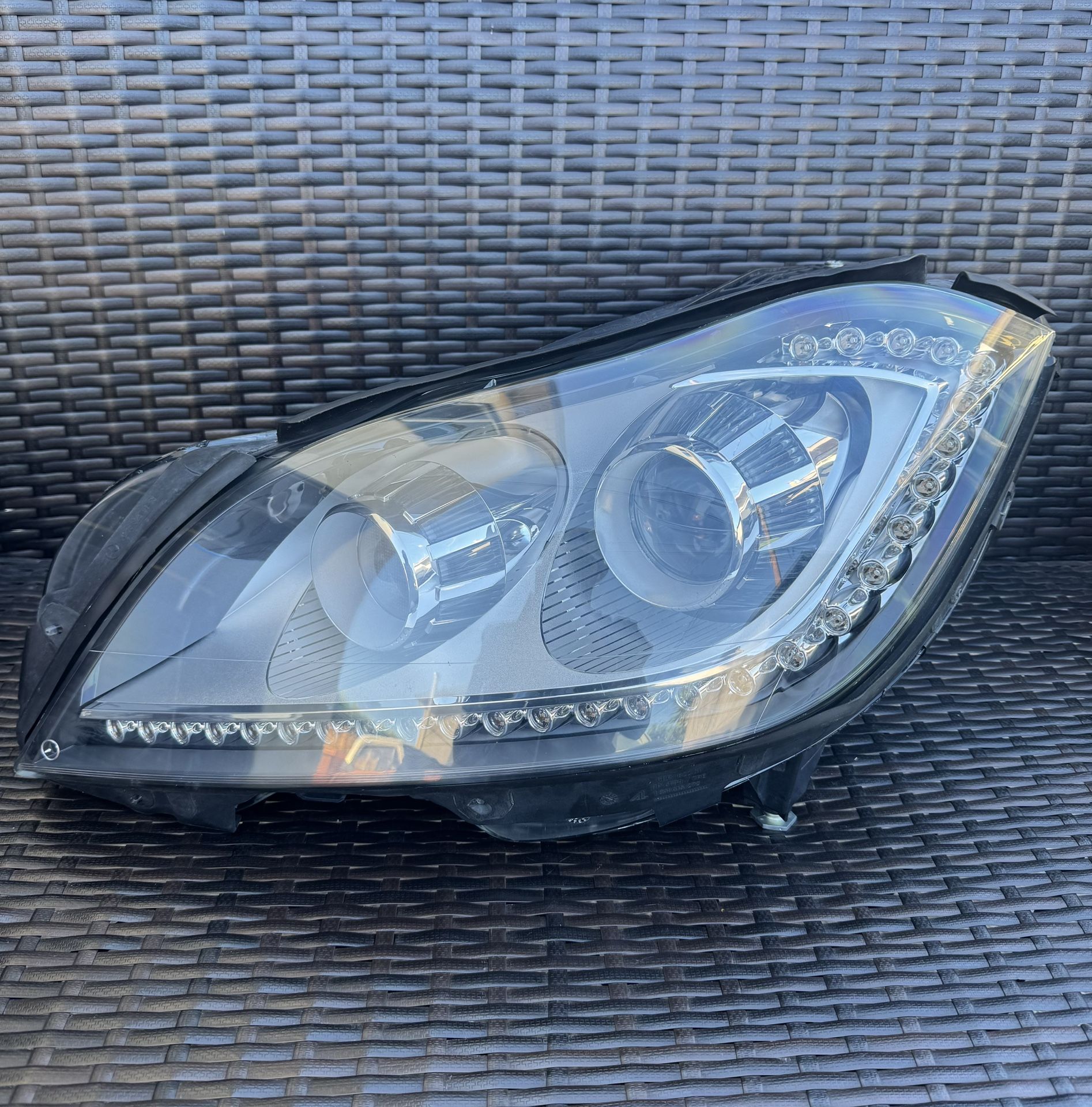 2011 2012 2013 2014 2015 2016 Mercedes-Benz CLS400 Left Driver Side Xenon Headlight Shell OEM A(contact info removed)