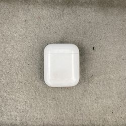 Apple AirPods 1st gen (missing Earbuds)