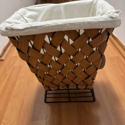 Woven Basket with Removable Fabric Liner