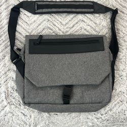 Venque Toronto Cross Body Computer Bag