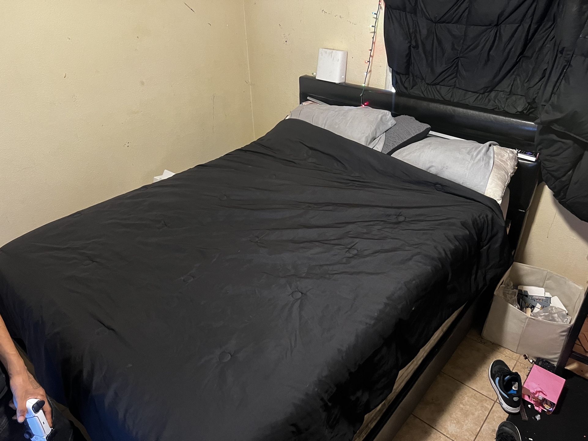 Queen Bed