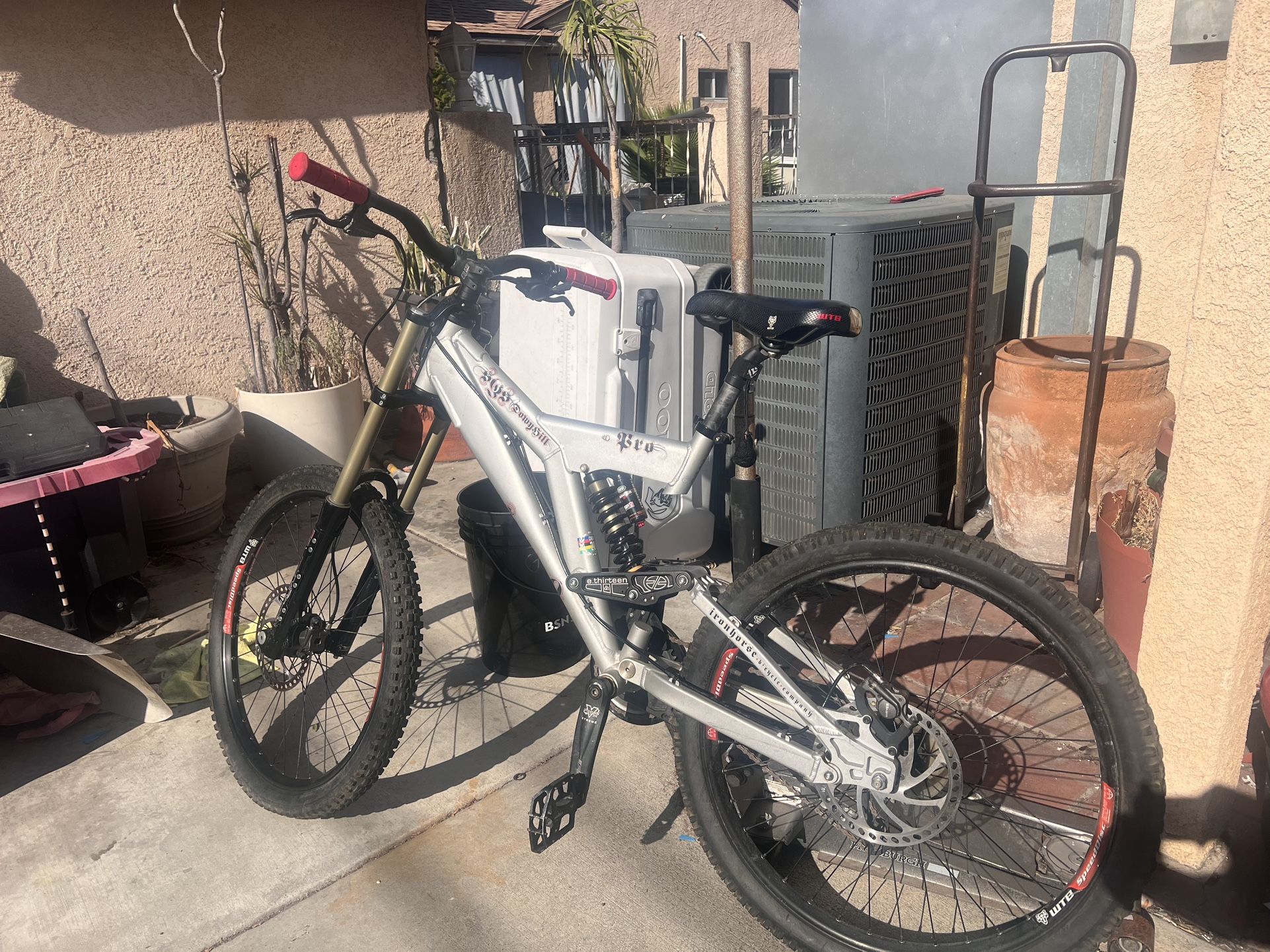 π₯ Iron Horse Sunday Downhill Mountain Bike β Pro Build π₯ π° Asking: $650 OBO
