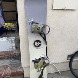 Snowboard 4F11” Needs Binding In One Boot