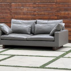 West elm harmony leather sofa (82”)