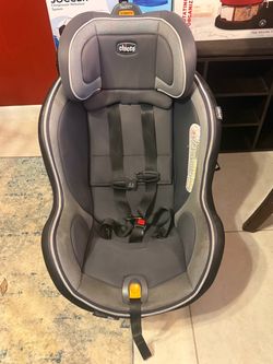 CHICCO NEXT-FIT CHILD CAR SEAT