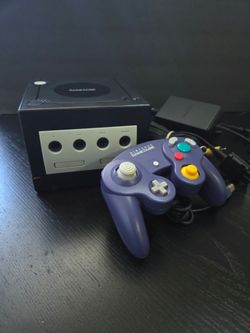 NINTENDO GAMECUBE (READ DESCRIPTION)
