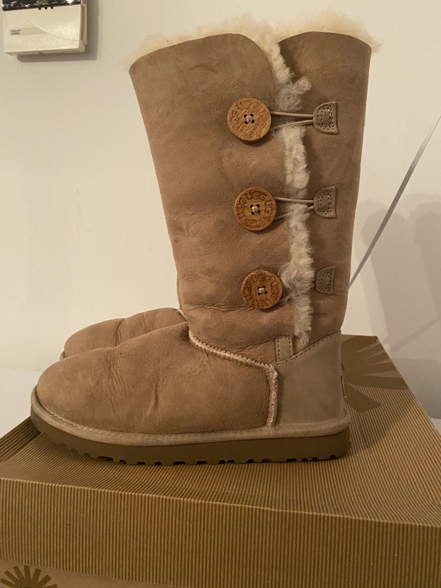 Ugg Bailey Button Triplet