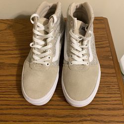 NWT Woman’s Vans High-Tops Size 7