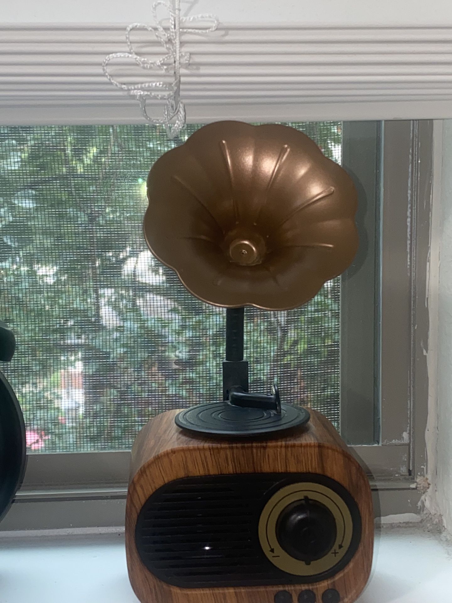Retro Bluetooth Gramophone Speaker - Phonograph Style - Like New! $20 - Must Go!
