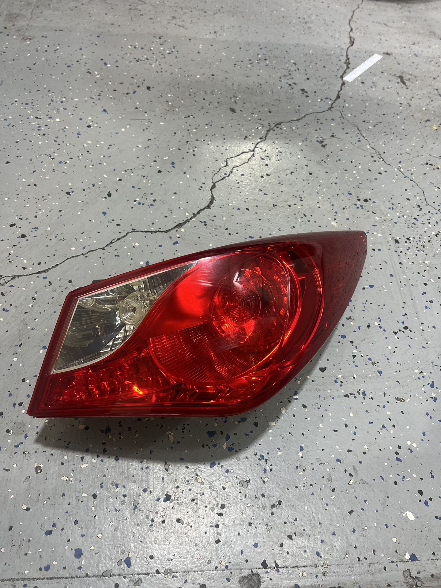 *OEM Tail Light Rear Back Lamp 11-14 Hyundai Sonata Passenger Right R92402-3Q000