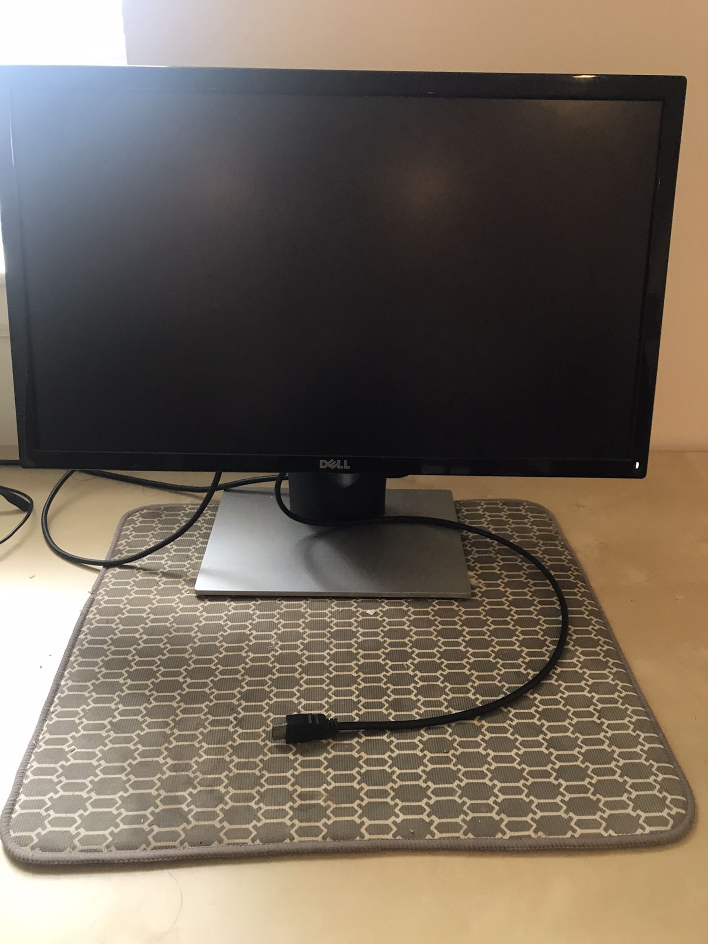 Computer monitor - Dell- 24 inch