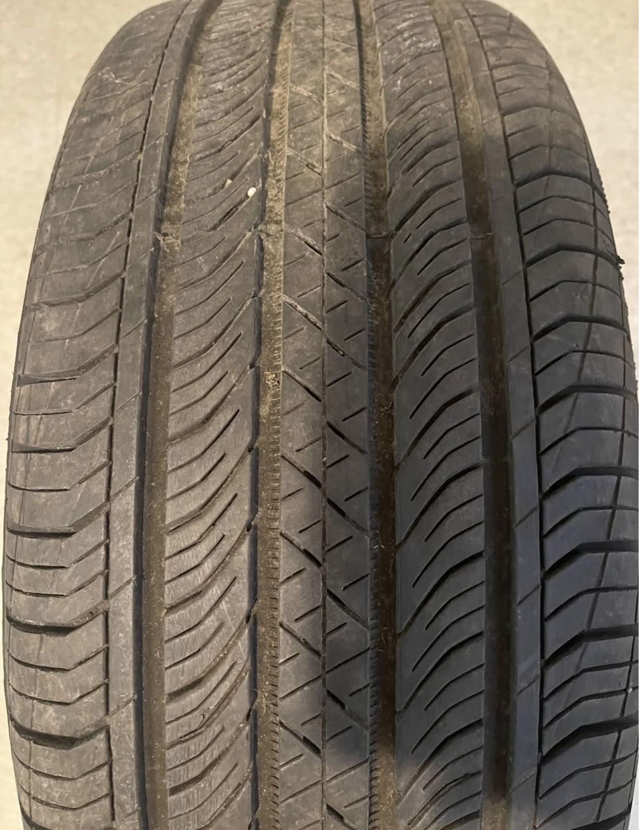One Tire 225/55 R 18 98H Continental