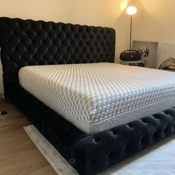 New King Bed Frame With Mattress