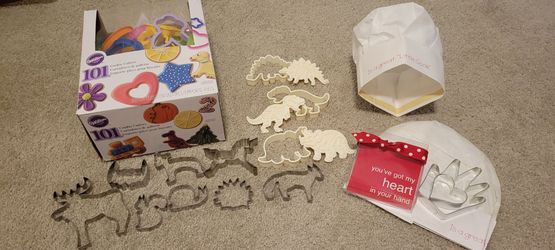 100 plus cookie cutters