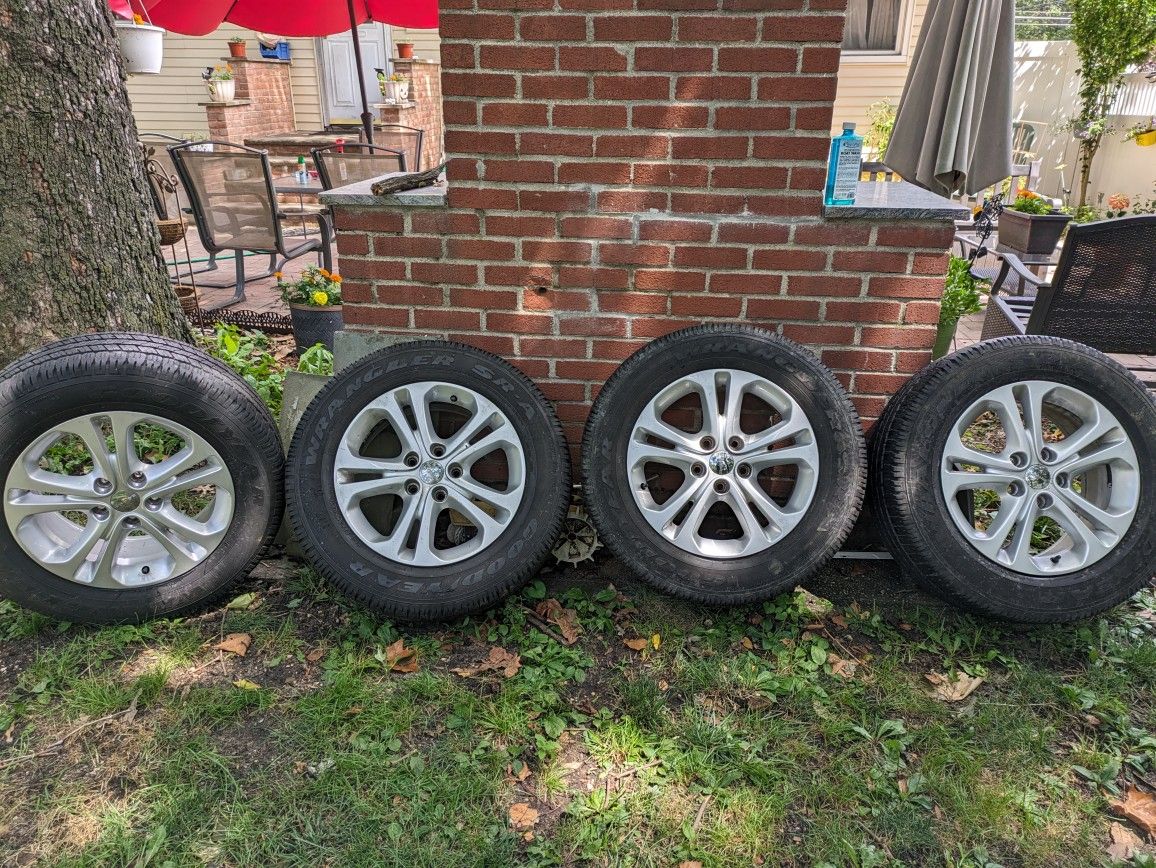 Set A Four OEM 2012 Dodge Durango Rims With Tires