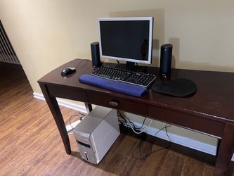 Dell Computer Set, Including The Table