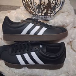 Adidas Low-Top Sneakers Black & White w/ Gum Sole
