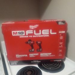 Milwaukee M18 Hammer Drill And Impact Driver Set
