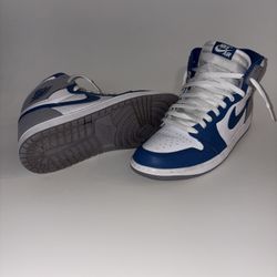 Air Jordan 1 True Blue
