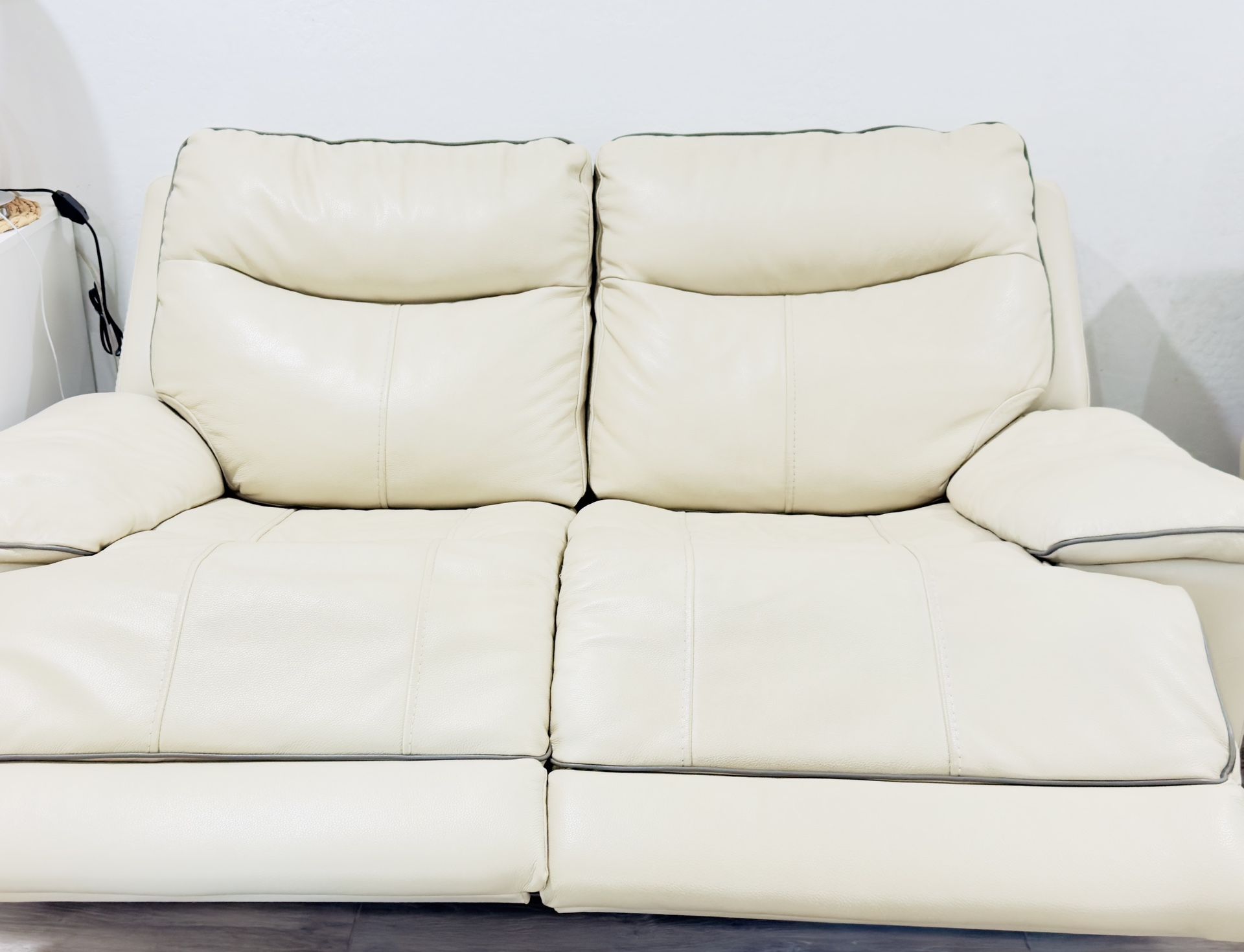 Leather power recliner love seat
