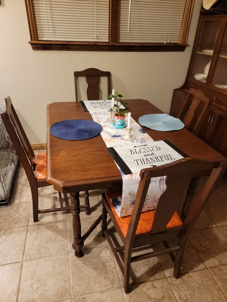 Dining Table With 4 Chairs.  