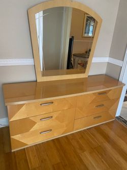 Dresser in good condition