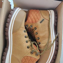 SCHECHERS STEEL TIP BOOTS SIZE 6 Y 