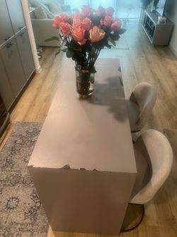 Kitchen Island/Cabinet/Counter Height Table