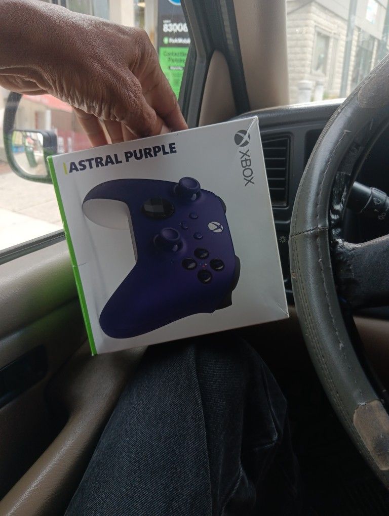 Xbox Astral Purple 