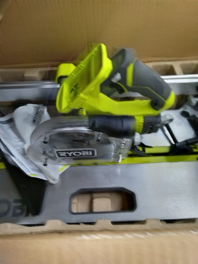 ONE+ 18V 5.5in. Cordless Flooring Saw with Blade (Tool Only
