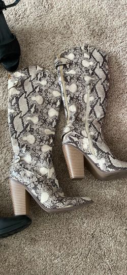 Boots and heels women’s all good to excellent condition. Bundle deals available pricing below