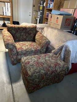 Comfy chair with ottoman