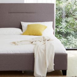 Livinia Amelia Twin Size Platform Bed, Fabric Upholstered Twin Bed Frame with Height Adjustable Headboard Footboard, Strong Wood Slats, BRAND NEW