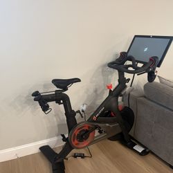 Peloton Bike Gen 2 + Accessories – Excellent Condition