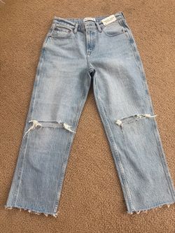 Abercrombie & Fitch V-Waist Crop Straight Jeans
