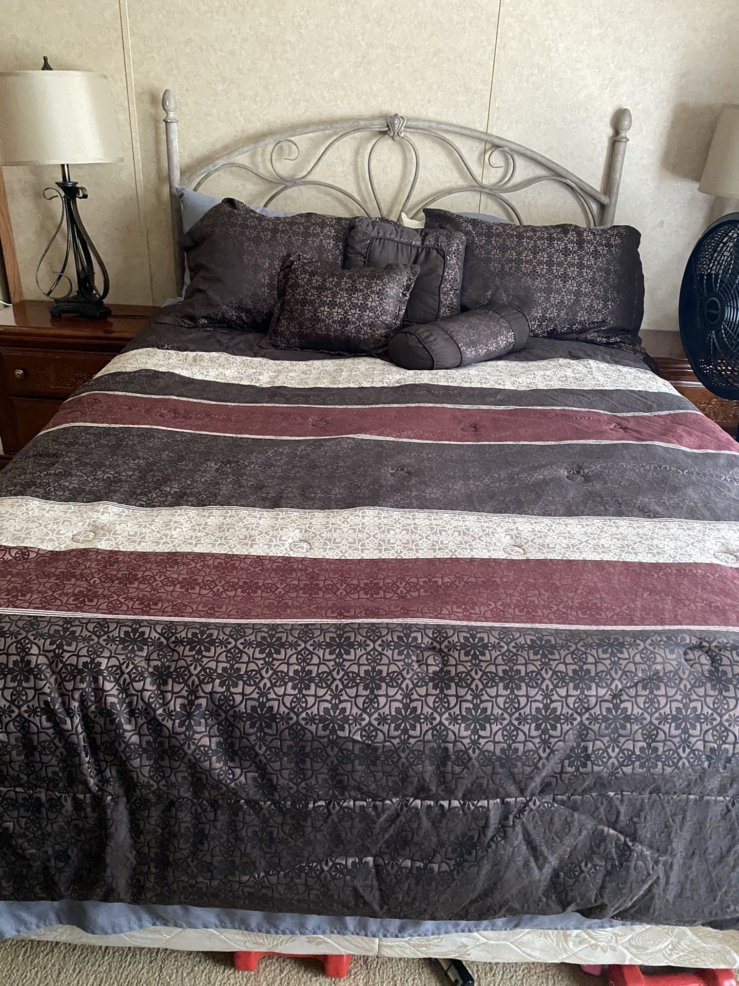 Comforter Set With Two Sets Of Matching Curtains With Tie Backs 