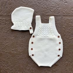 EUC Shein sleeveless knit bodysuit & hat set, size 9 months (EU 74)