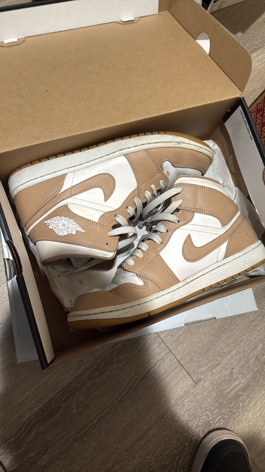 Jordan 1 Mid