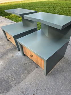 Vintage pair of nightstands