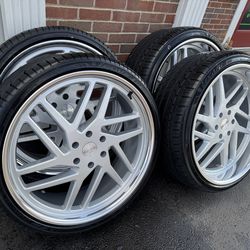 New staggered 24x9 and 24x11 esko wheels wrapped in Lexani tires