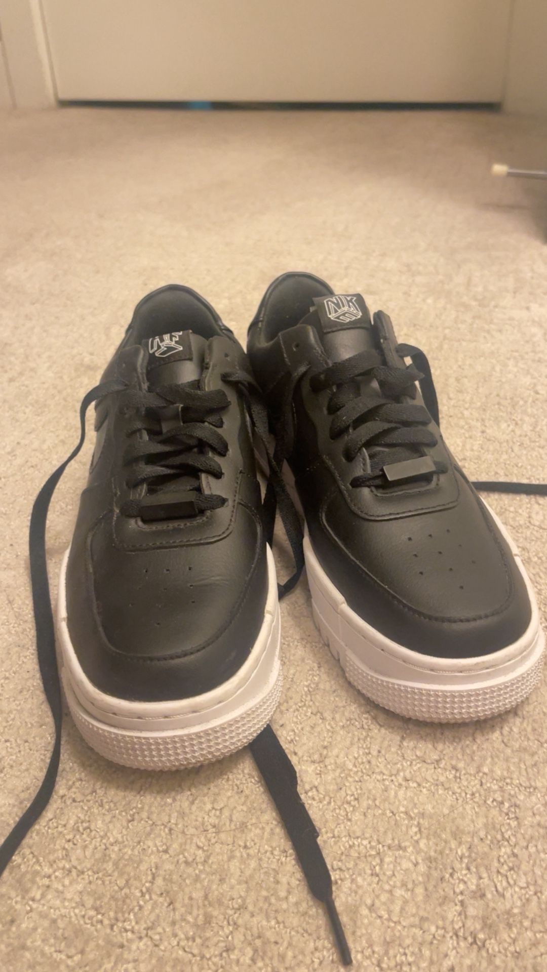 Nike Air Force 1 Pixel black And White ,size 8 Women 