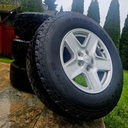 Jeep 17 Inch Wheels Rims OEM Set | 5x5