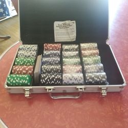 CARDINALS TEXAS HOLD EM TOURNAMENT POKER SET