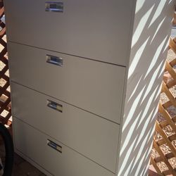 HON 4 Drawer Lateral File Cabinet With Lock 