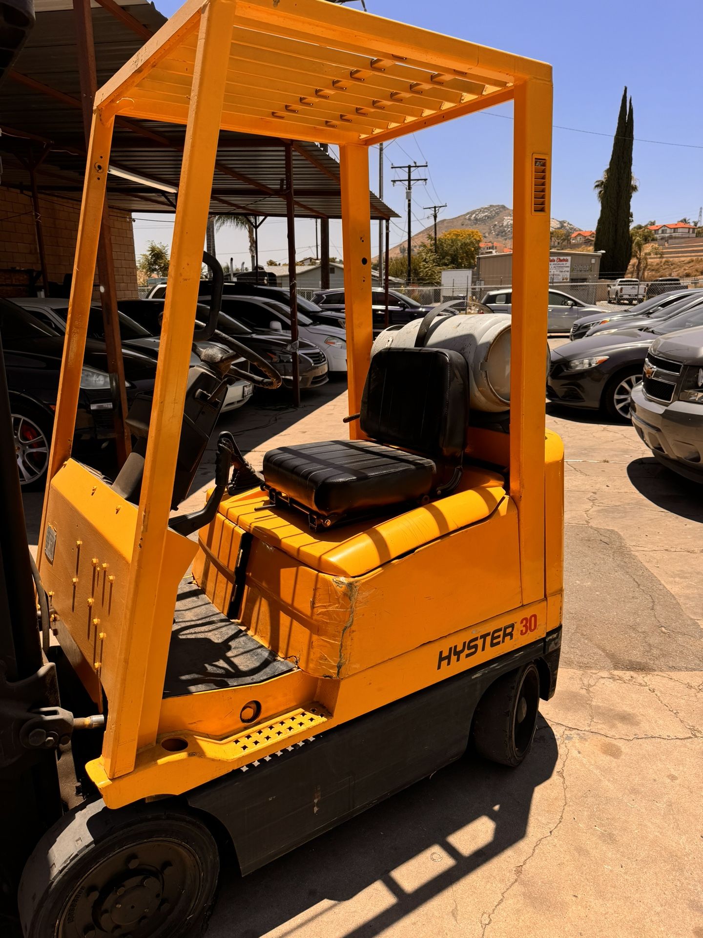 2004 Forklift Business equipment